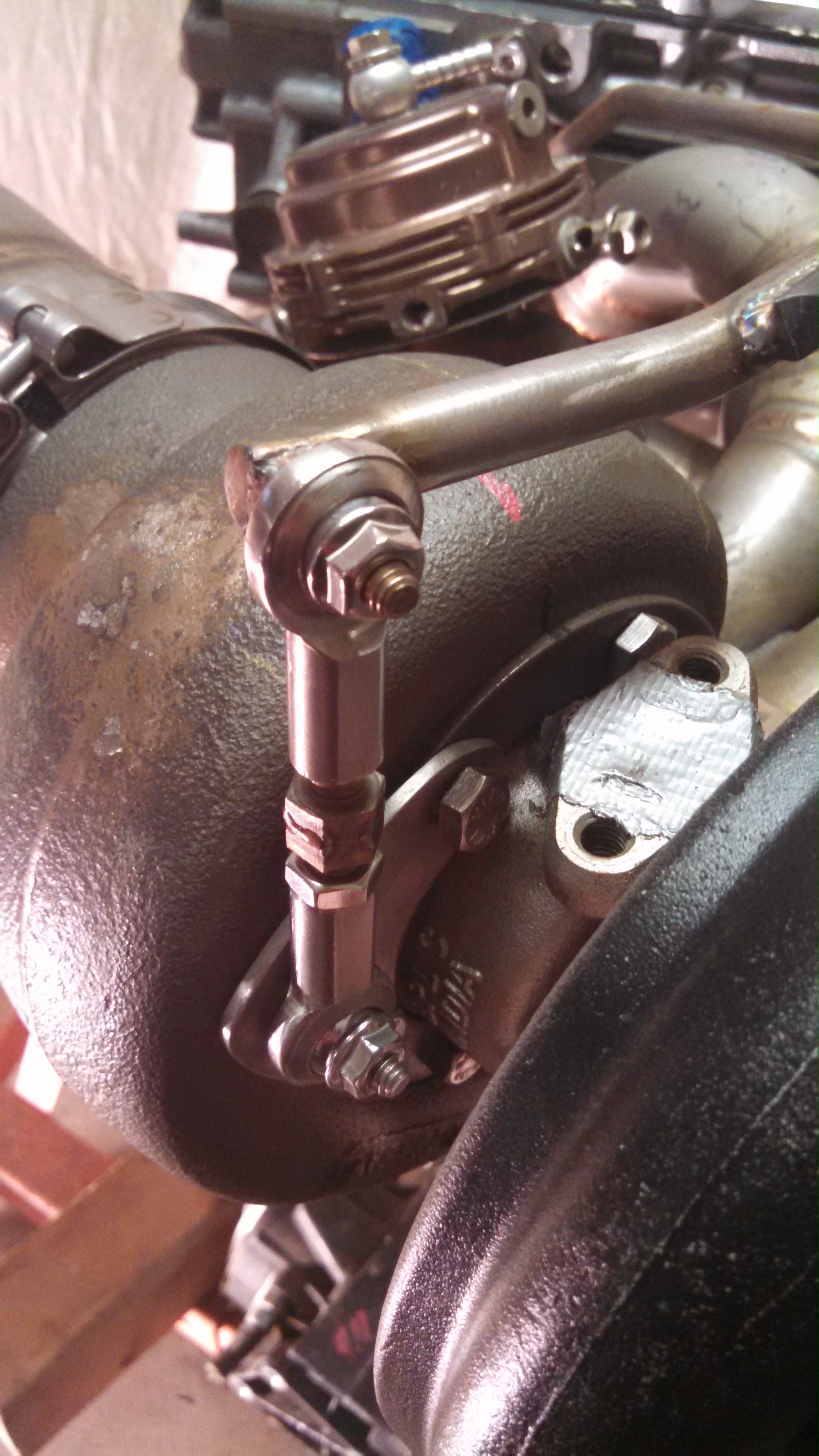 turbo hanger brace heim.jpg