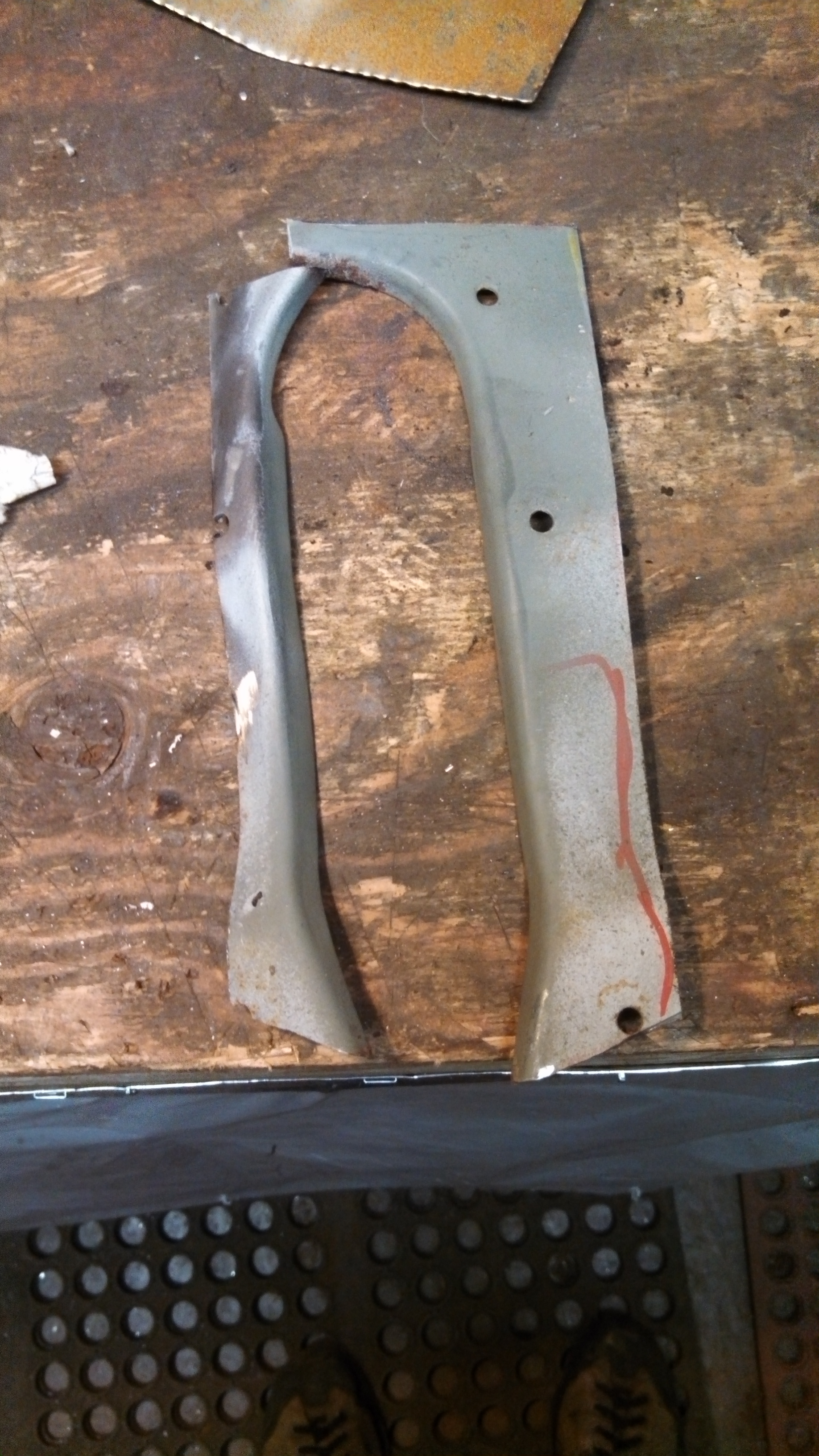 steering arm holes surrounds cut out.jpg