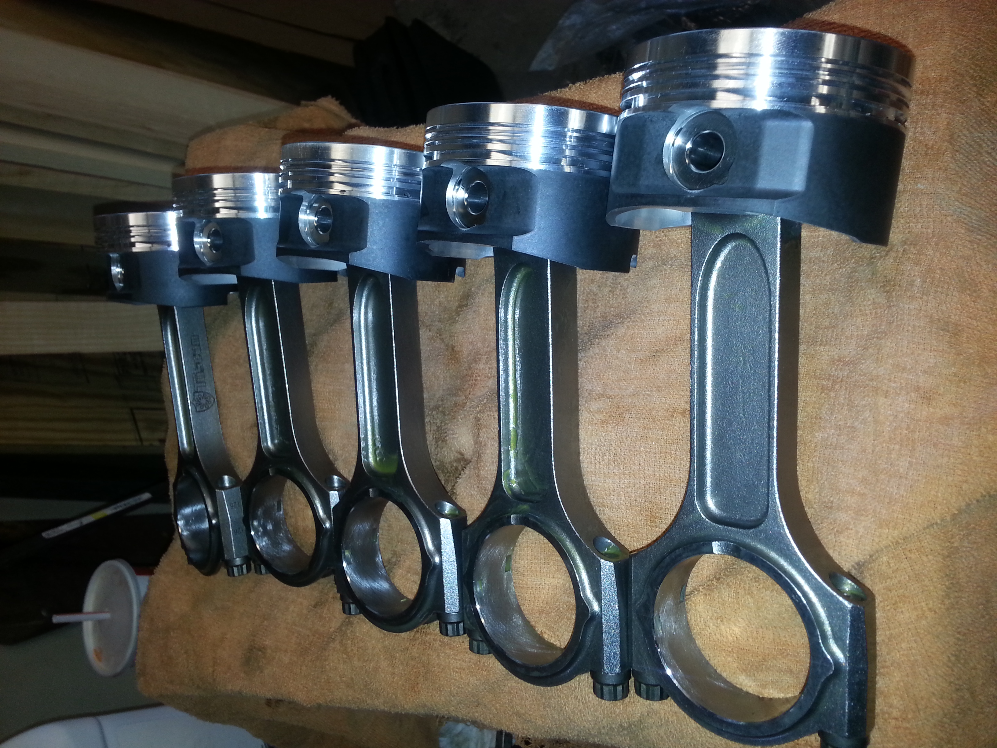 rods\pistons done. just rings now