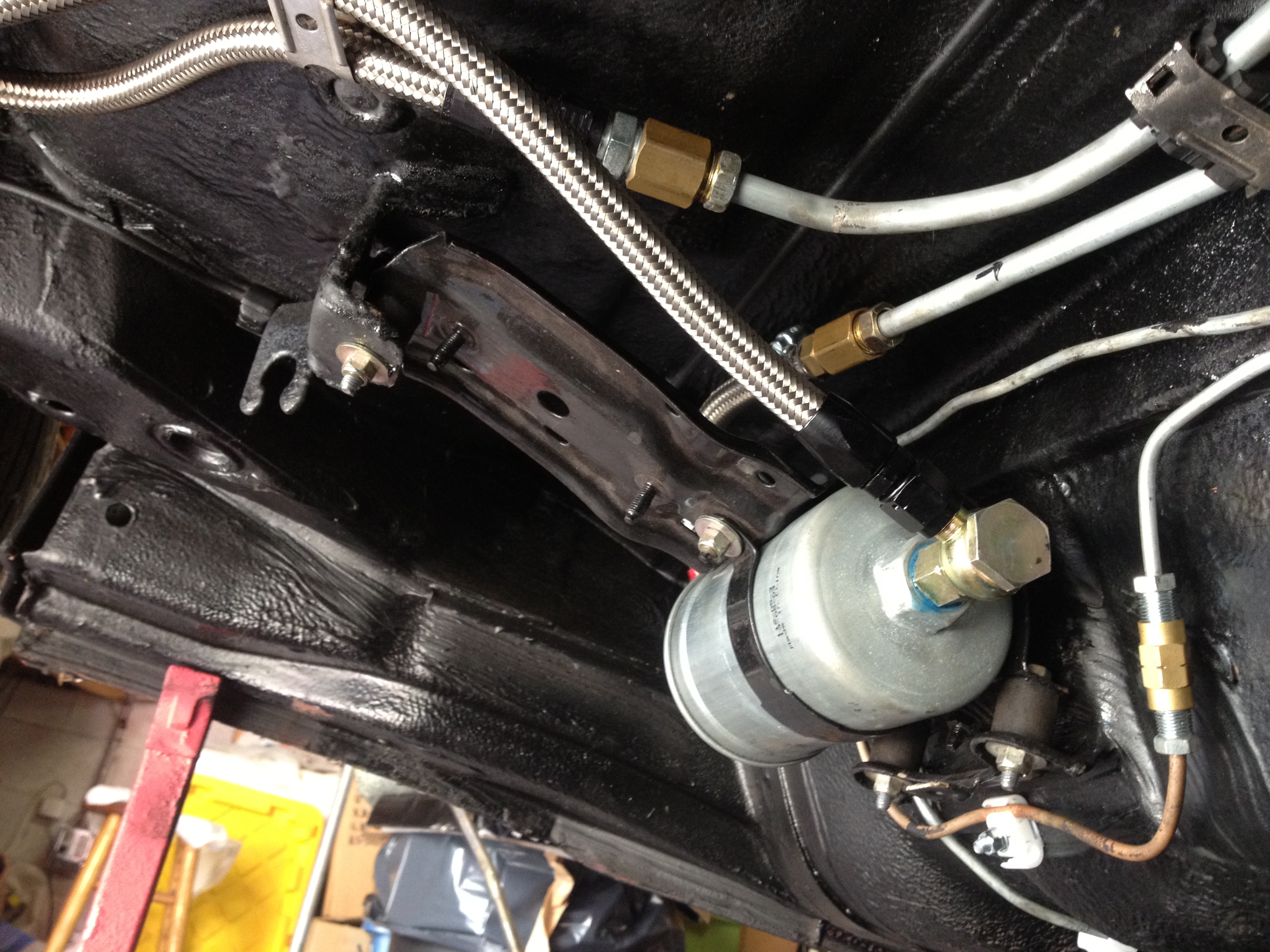 Sebastian's CQ91' fuel filter new lines.JPG