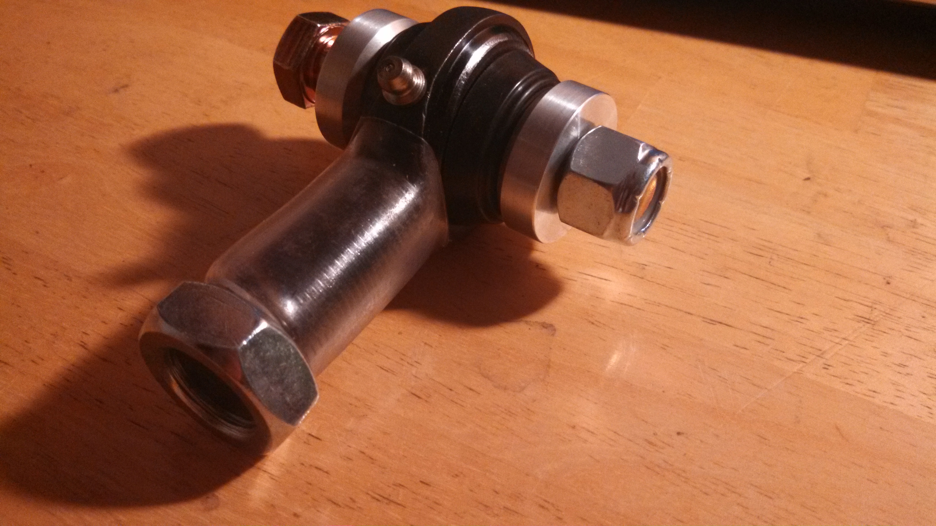 c-arm rod end with spacers and seals2.jpg